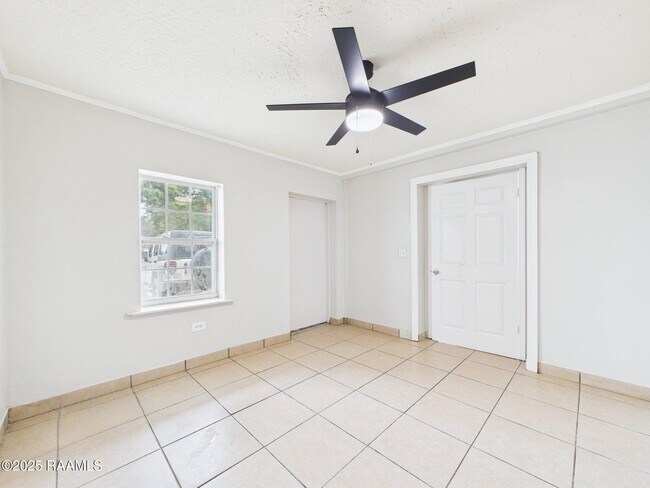 Building Photo - 508 General Mouton Ave