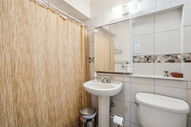 Building Photo - 6040 BLVD E