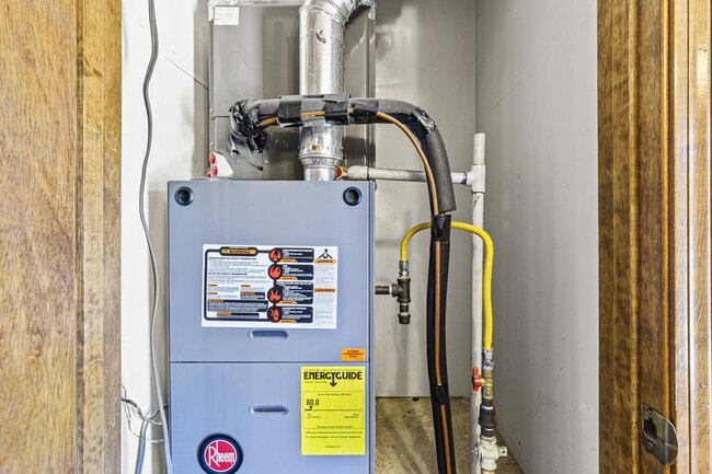 Building Photo - 214 Metz Dr