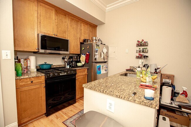 Building Photo - Charming 2BR Condo in Logan Circle