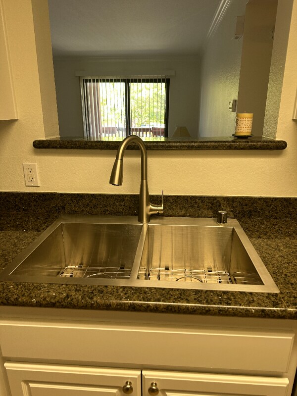 Building Photo - 12067 Alta Carmel Ct