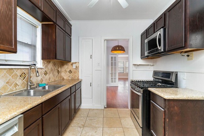 Building Photo - 4008 Herschel Ave