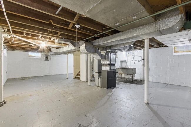 Building Photo - 18709 Runyon St