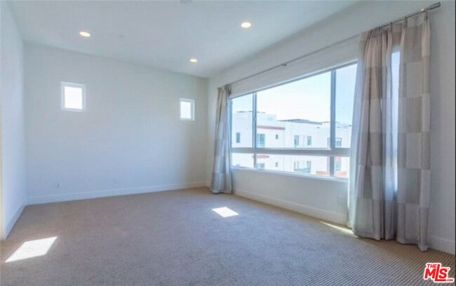 Building Photo - 12642 Sandhill Ln