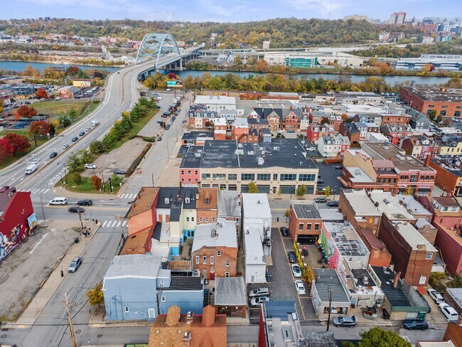 Building Photo - 2306 E Carson St