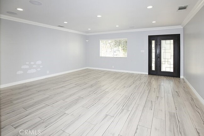 Building Photo - 7400 Blewett Ave