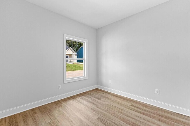 Building Photo - 217 Lenox Cir