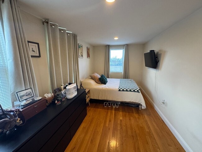 Building Photo - 220 Middlesex Ave