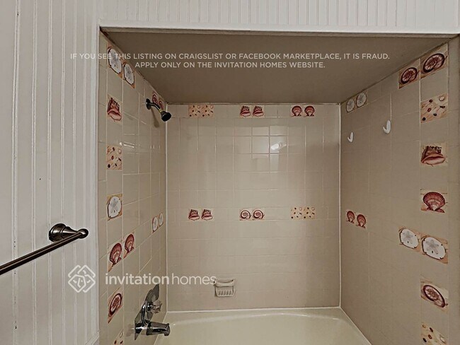 Building Photo - 10226 SW 49th Pl