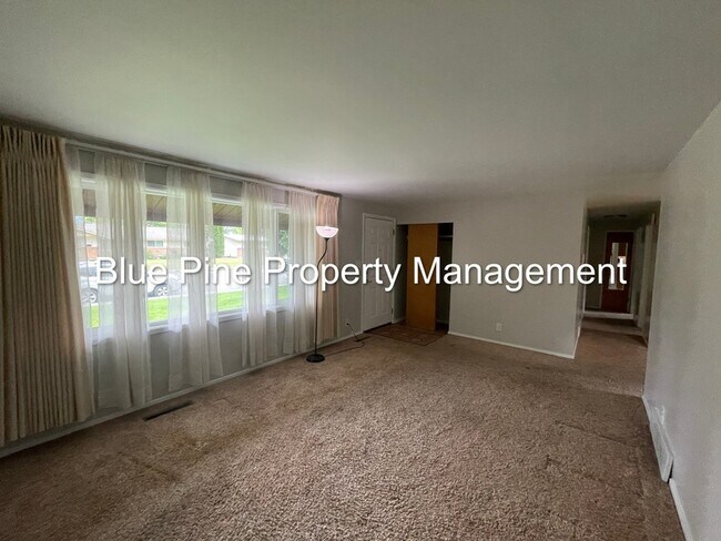 Building Photo - 505 Sykes Dr