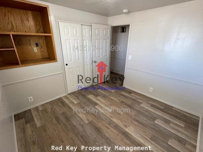Building Photo - Upland Dr. Upper Unit Duplex.