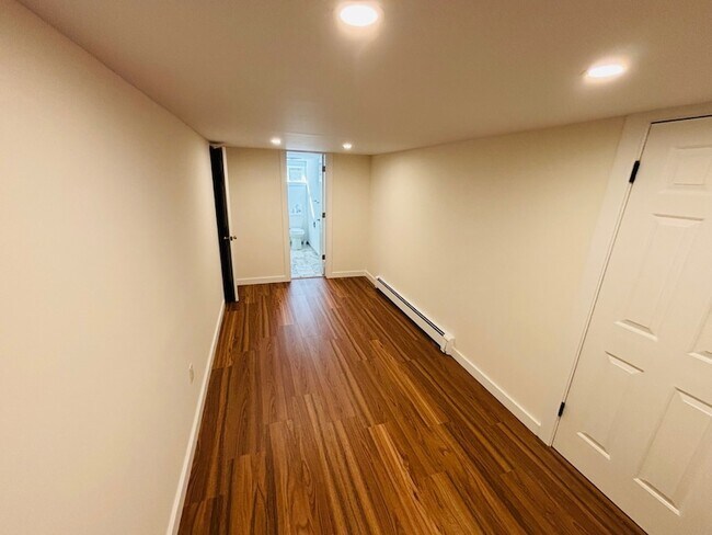 Building Photo - 31 4th St