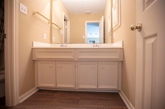 Building Photo - 6415 Coley Park