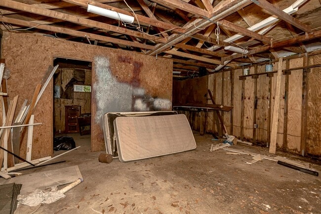Building Photo - Freshly Renovated Rental Property!