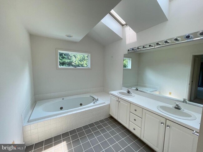 Building Photo - 26 Cannon Bluff Dr