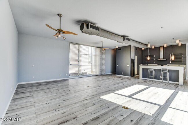 Building Photo - 777 W Roosevelt St