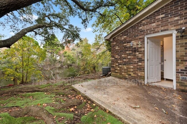 Building Photo - 28 Crosscreek Dr