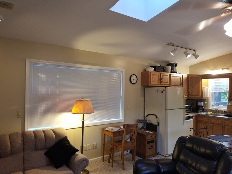 Building Photo - 5099 Rathbun Rd