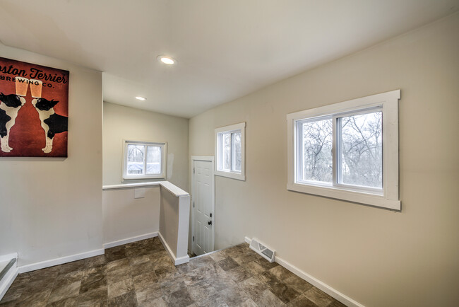 Building Photo - 2130 N Warson Rd