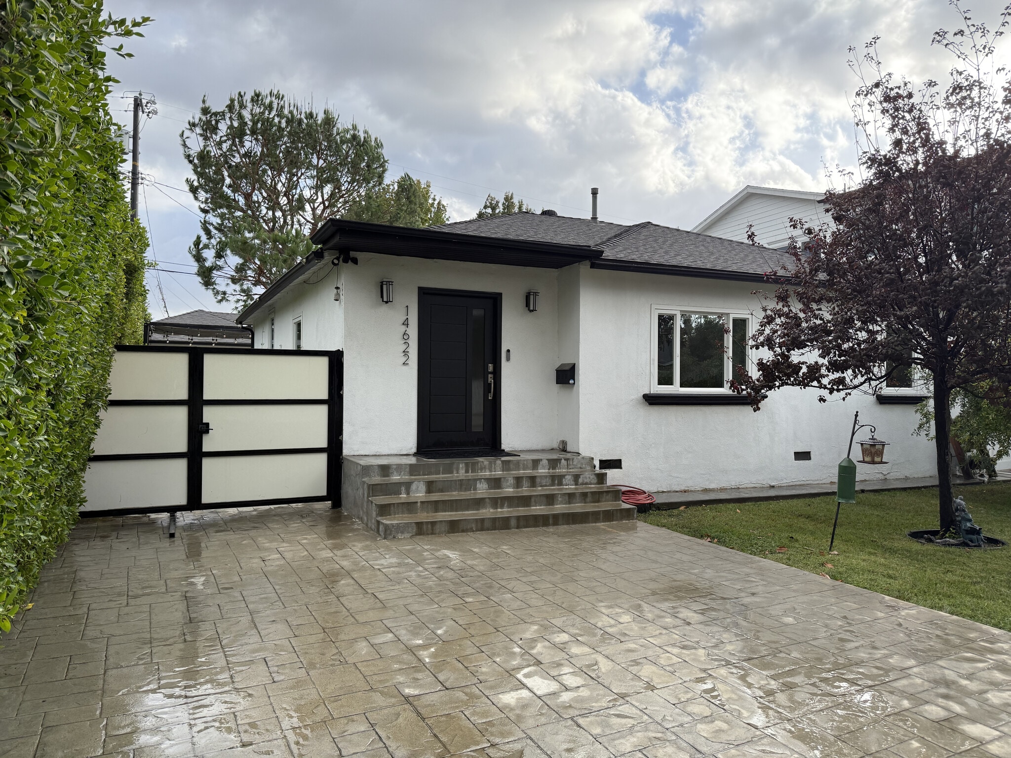 Building Photo - 14622 Huston St