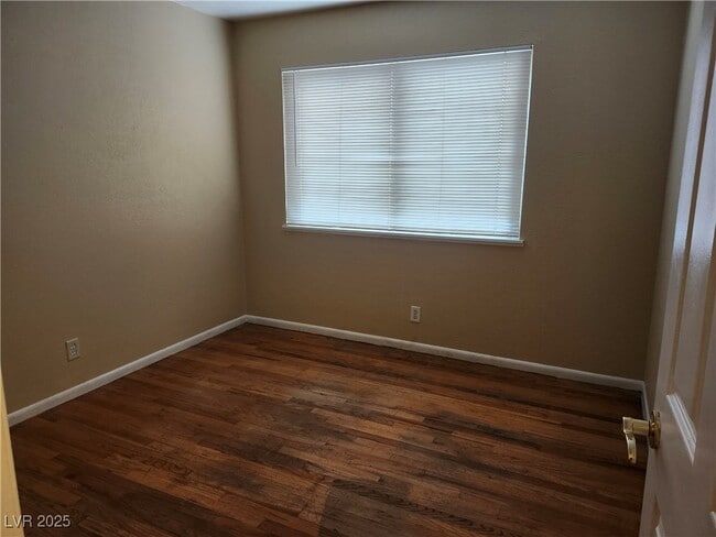 Building Photo - 103 S Mallard St