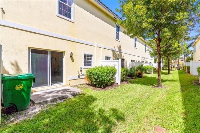 Building Photo - 1102 NW 40th Way