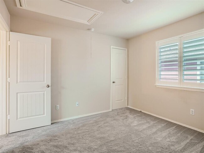 Building Photo - 819 Palo Duro Dr