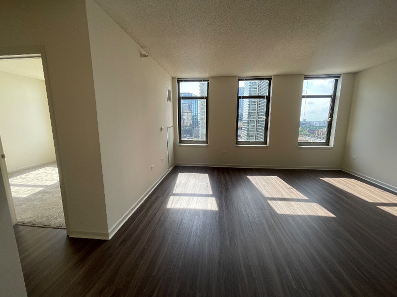 Building Photo - 360 N Jefferson St