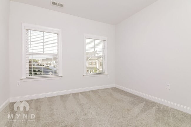 Building Photo - 395 Jorpaul Dr