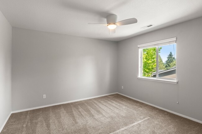 Building Photo - Elegant, Well-Loved, 5 bedroom, 3 bathroom...