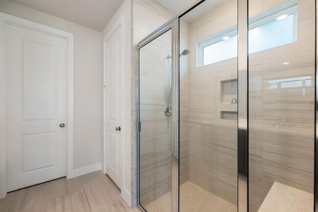 Building Photo - 20914 Kadefield Dr