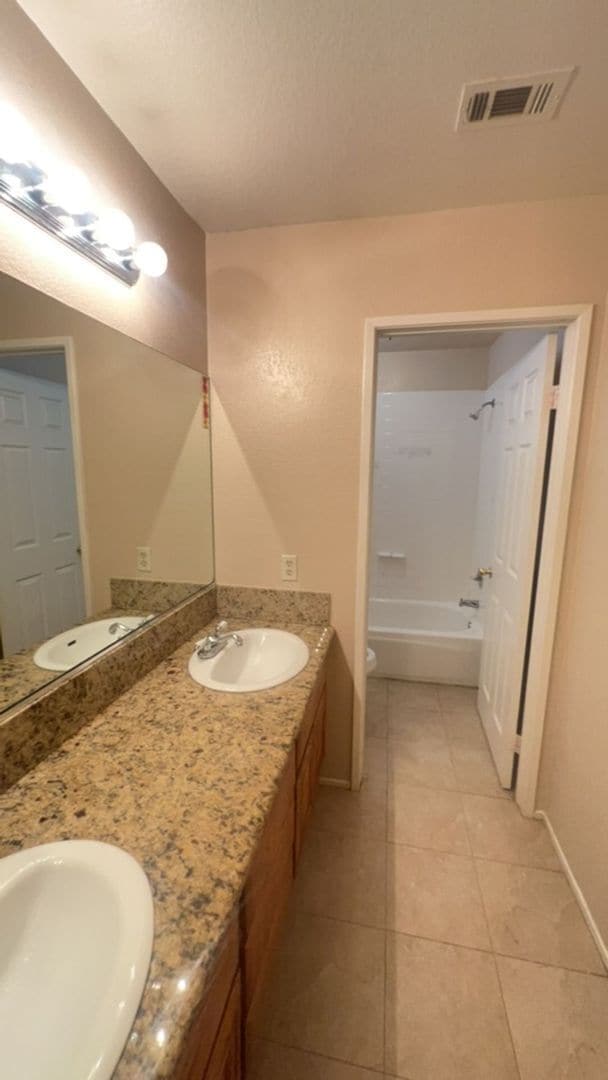 Building Photo - Stunning Moreno Valley Home!