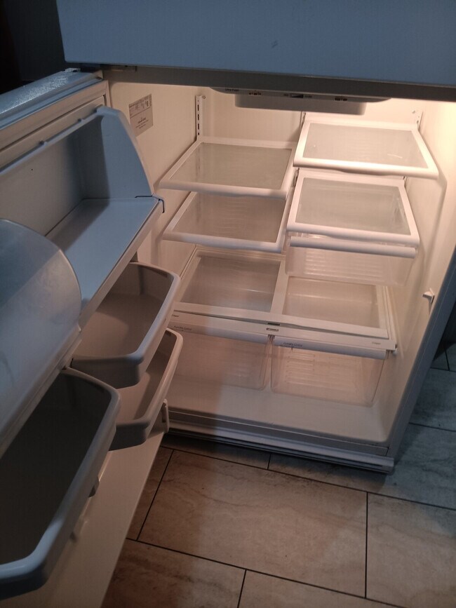 Building Photo - 125 Salina St