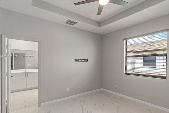 Building Photo - 221 SW 159th Way