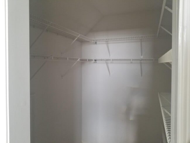 Building Photo - 521 Parish Blvd