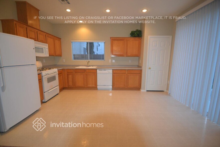 Building Photo - 11169 Alora St