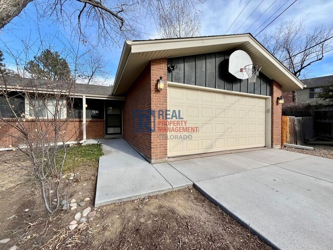 Building Photo - 7074 S Willow St