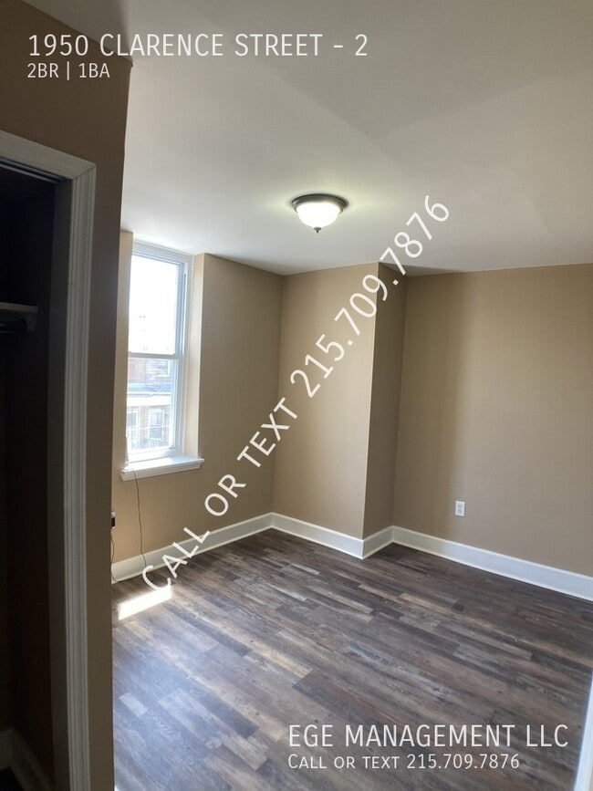 Building Photo - 1950 Clarence St