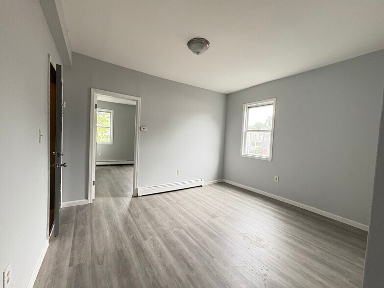 586 Christopher St 4 - 590 Christopher St