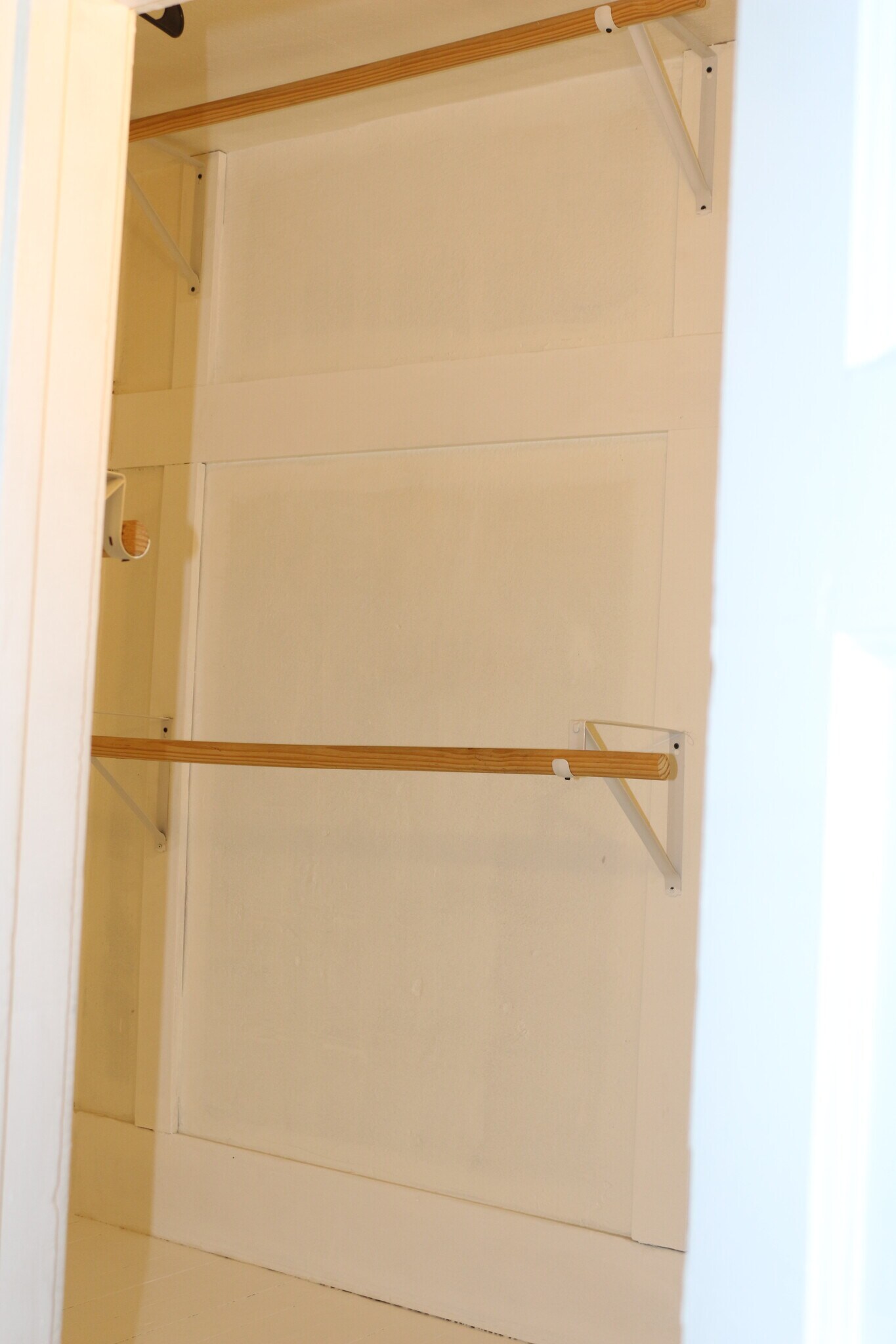 Building Photo - 240 E 23rd St