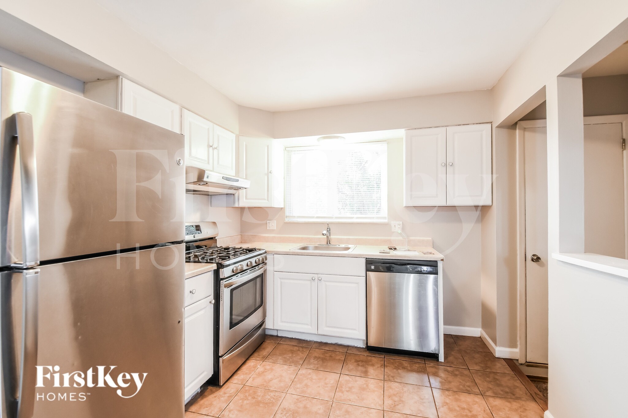 Building Photo - 3915 Rodapa Dr