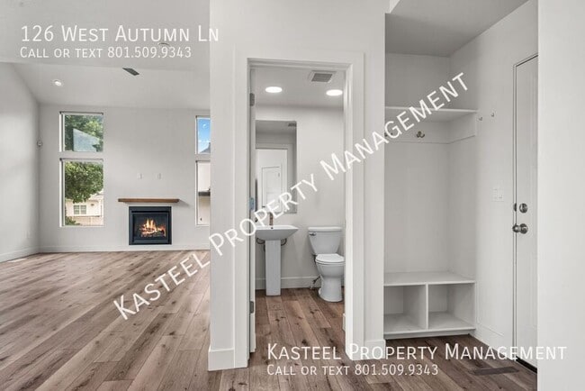 Building Photo - 126 W Autumn Ln