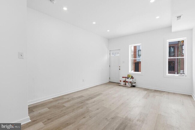 Building Photo - 2150 N Franklin St