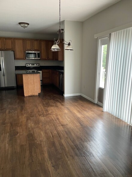 Building Photo - 248 Greenshire Ln