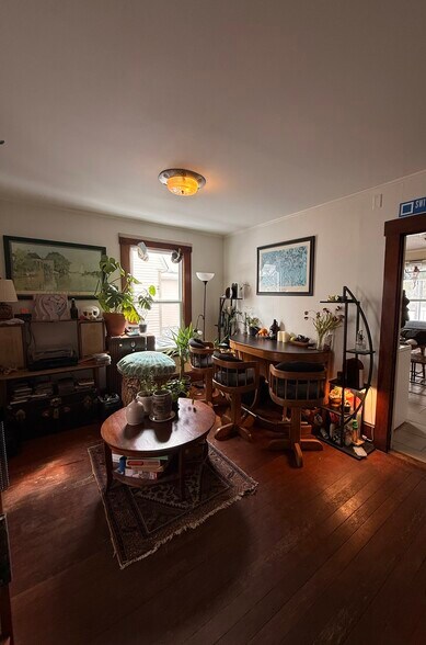 Building Photo - 11 Foster St