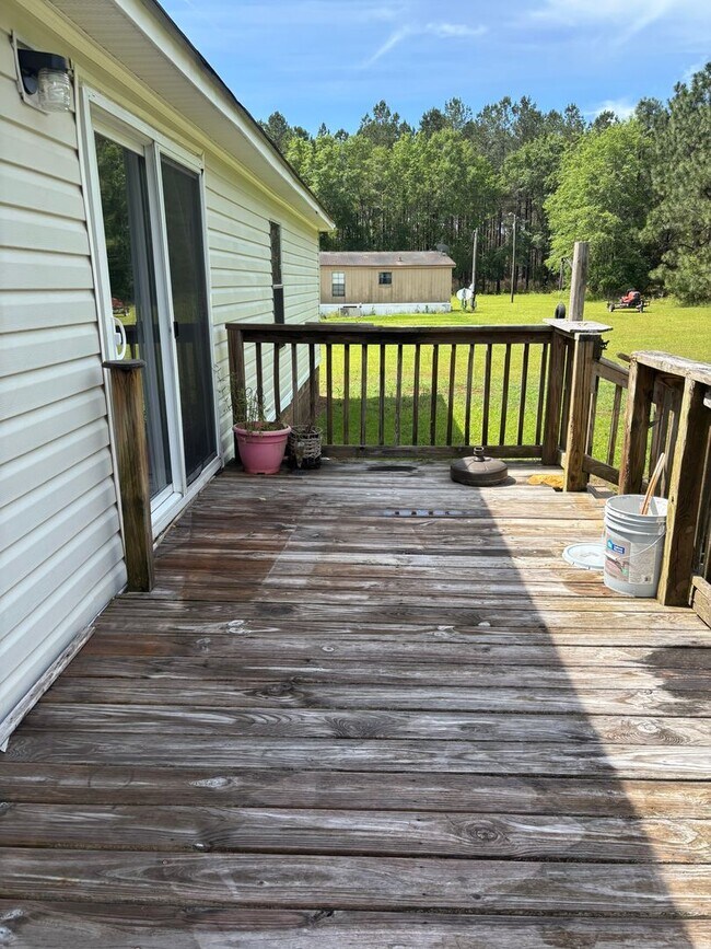 Building Photo - Wedgefield Community