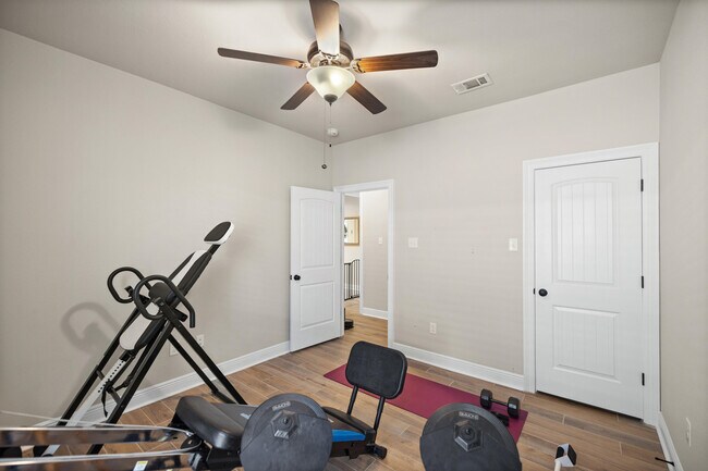 Building Photo - 212 Blaze Blvd