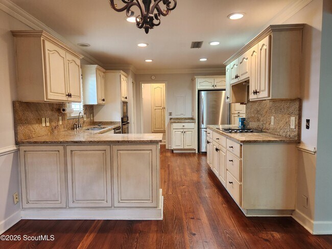 Building Photo - 103 Mews Cir