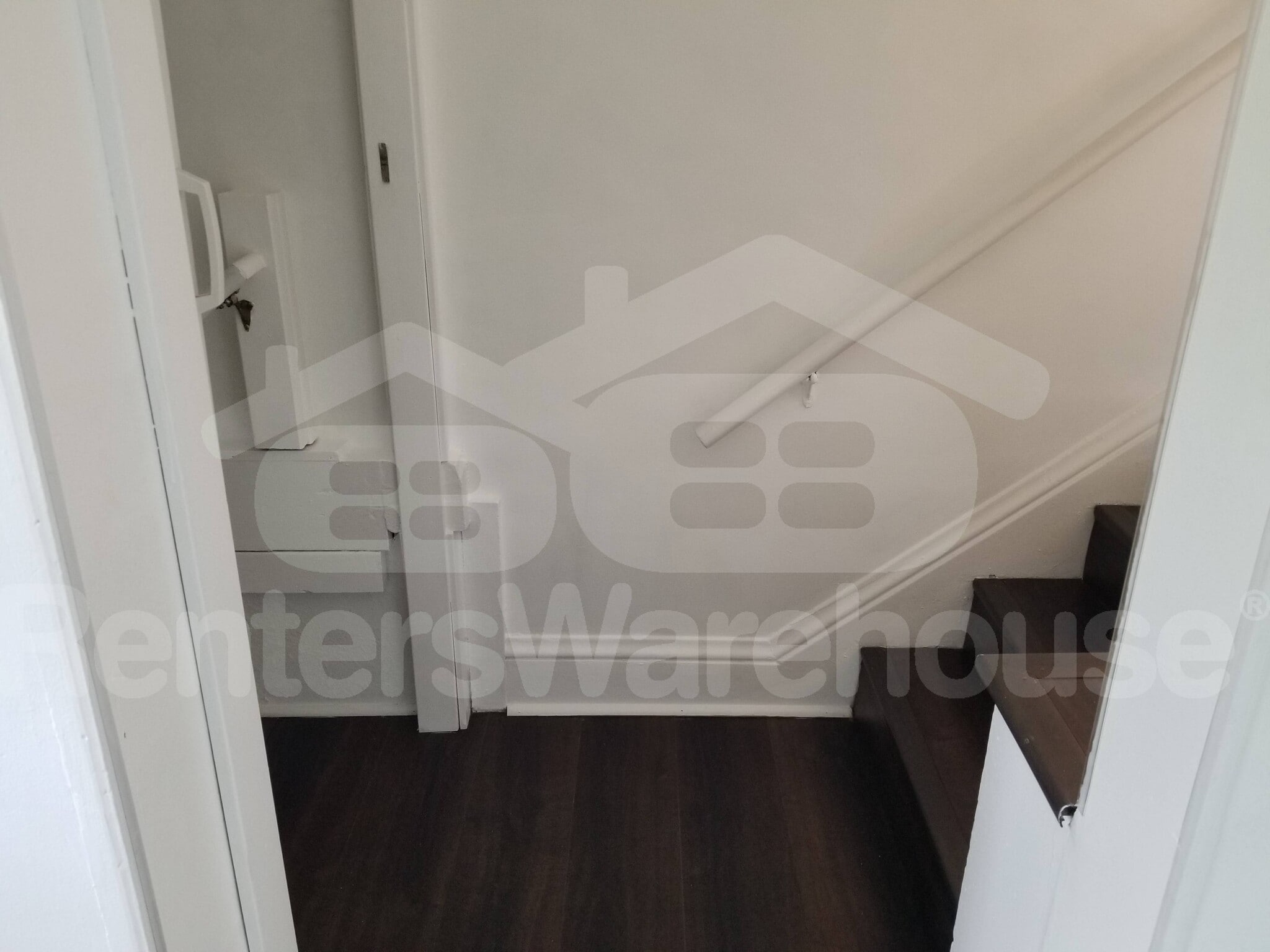 Building Photo - 616 2nd St NE