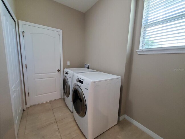 Building Photo - 4222 Granite Glen Loop